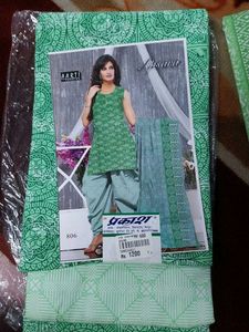 Green Printed unstitched dress material  with dupp