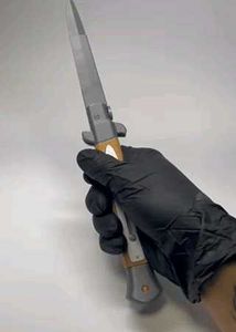 The Last of Us Ellie Knife 3d printed (folds)