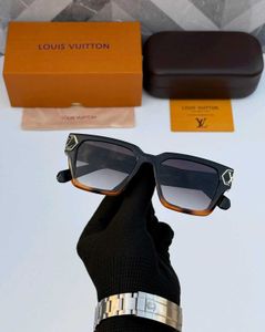 BRAND-LOUIS VUITTON**UNISEX MODEL* SUNGLASSES