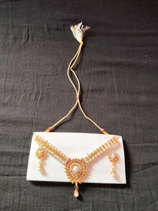 Elegant Pearl &amp; Gold Necklace Set