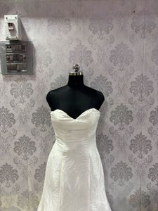 Elegant Strapless Wedding Dress