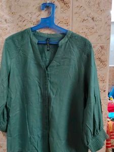 Stylish Green V-Neck Button-Up Tunic