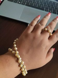 Elegant Pearl Necklace