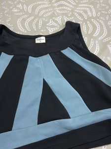 Stylish Black &amp; Blue Sleeveless Top