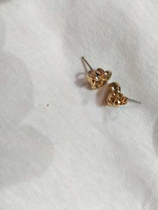 Pair of 2 Gold Bow Earrings