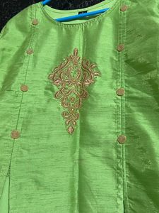 Parrot Green