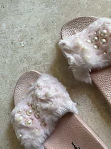 Kickonn Slippers