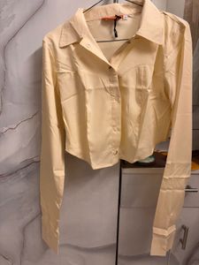 Chic Cropped Collared Shirt