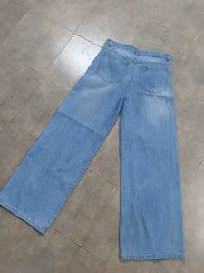 Wide Leg Light Wash Jeans