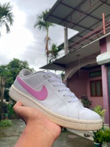 Nike White Pink Sneakers
