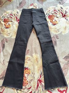 Black Flare Jeans - Trendy &amp; Chic
