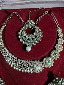 Sparkling Rhinestone Choker Necklace Set