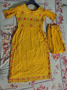 Elegant Yellow Embroidered Kurti Set