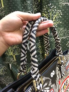 Hand Bag Eye Theme