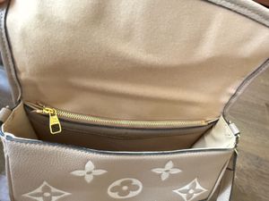 Louis Vuitton Crossbody Bag. free shipping