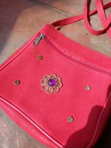 🚫 Free delivery..Chic Red Crossbody Bag