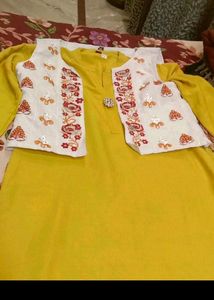Women Kurtas With Half Jacket