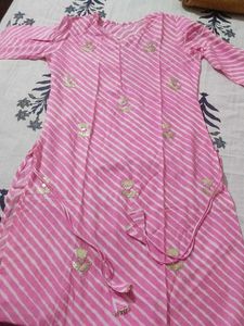 Pink Leheriya Kurta with Gold Embellishments