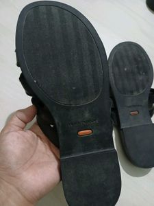 Hush Puppies ISA- black sandals