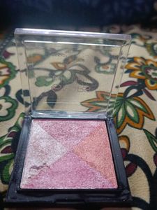Blushes & Highlighter