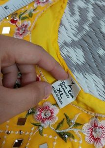 Yellow Georgette Lahenga Choli With Shrug💛