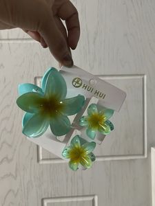 🛍️Pack of 4 Cute accessories