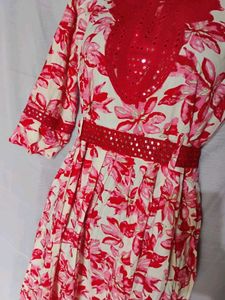 Beautiful Floral Print Gown With Belt ❤️