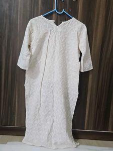 Elegant White Kurta with Pink Embroidery