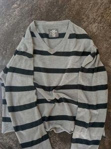 croped Men's Striped V-Neck Sweater