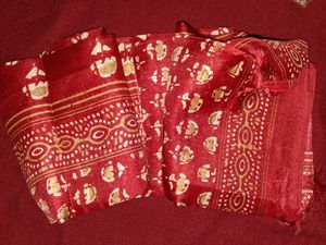 Red dupatta