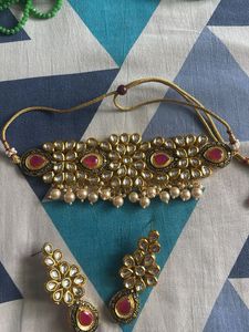 Stunning Kundan Necklace and Earring Set