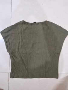 form fitting crop top 💚💚