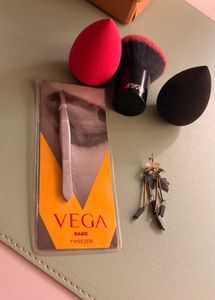 Makeup Blender Sponges &amp; Tweezers