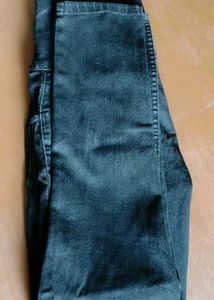 Black High-Waisted Skinny Jeans