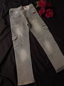 Stylish Light Wash Cargo Jeans