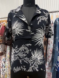 Stylish Black &amp; White Tropical Print Top