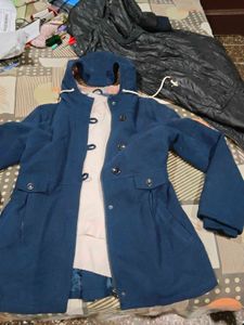 Stylish Two-Tone Hooded Coat and sweater free