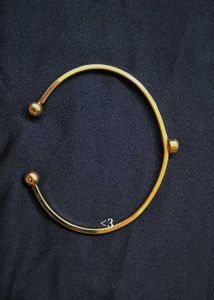 Elegant Gold Bangle Bracelet