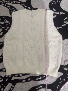Cream Knit Sleeveless Sweater Vest