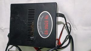 AD40 DC1.5V~13V 2A multi-adapter battery charger