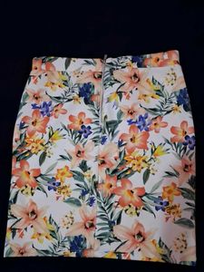 Chic Floral Print Mini Skirt