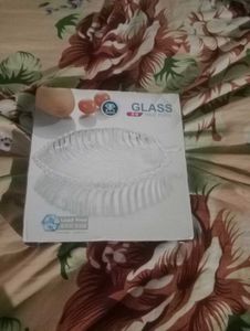Glass Leaf-Shaped Fruit Plate