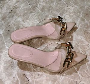 trendy pointed sandal heel