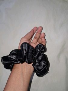 Satin Black Scrunchies Set