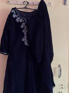 Elegant Navy Blue Embroidered Kurta