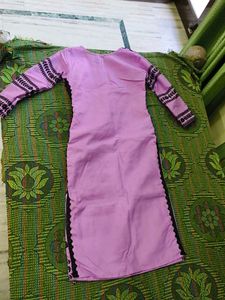 Elegant Lilac Embroidered Kurta