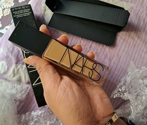 NARS Natural Radiant Longwear Foundation