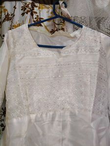 Elegant White Chikankari Kurta