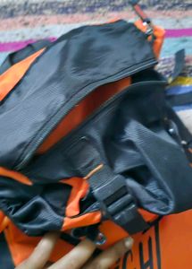 Trekking bag with pockets