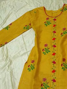 Floral Embroidered Yellow Kurta